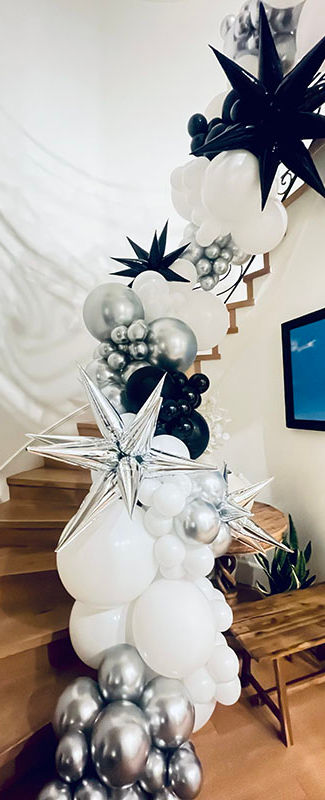 staircase-balloon-garland.jpg