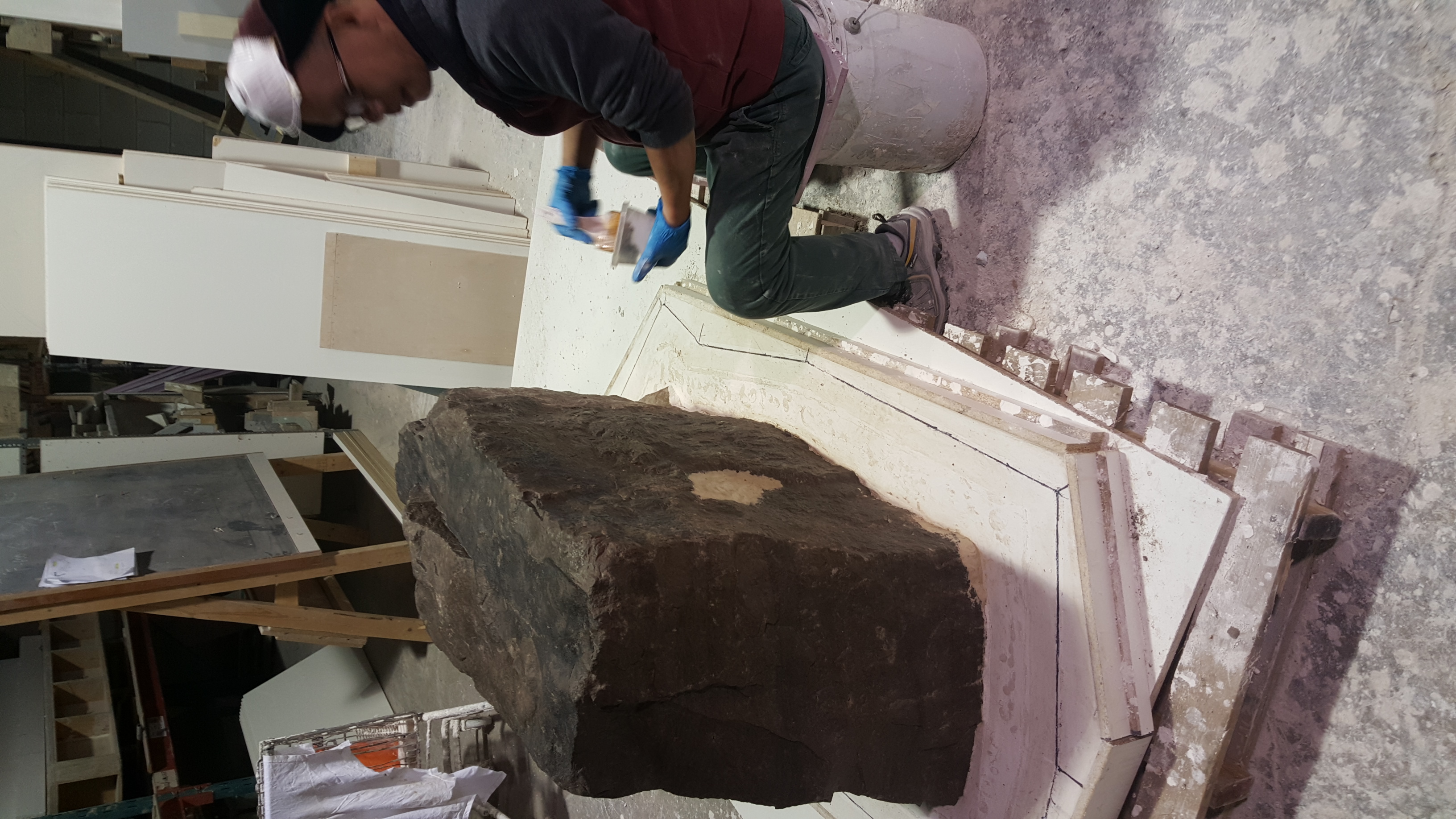 Boulder mold