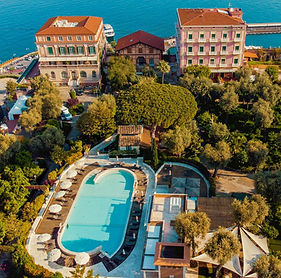 Grand Hotel Excelsior Vittoria.jpg