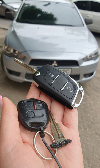 Llave nueva con mando programada en coche en Almoradí
