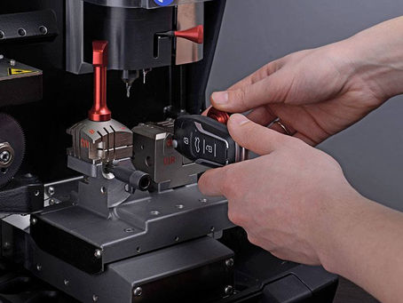 Duplicado de llaves de coche en Torrevieja – copia de llave con chip y mando