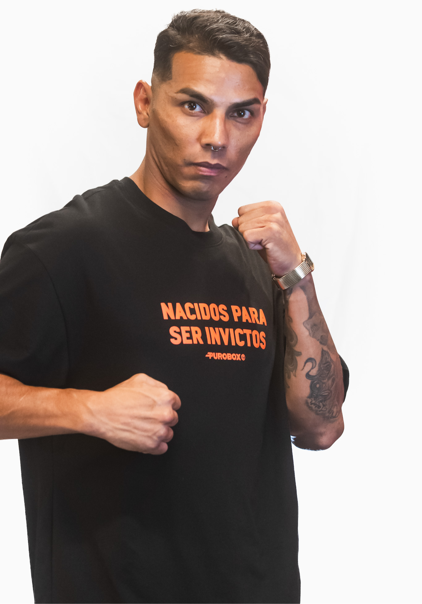 PLAYERA INVICTA OVERSIZE NEGRA