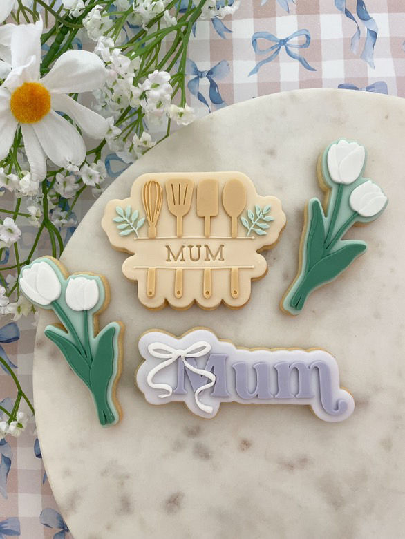 Thumbnail: Tulips - Cookie Cutter & Fondant Stamp