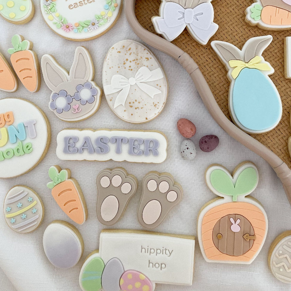 Thumbnail: Bunny Feet - Standard & Mini - Cookie Cutter & Fondant Stamp