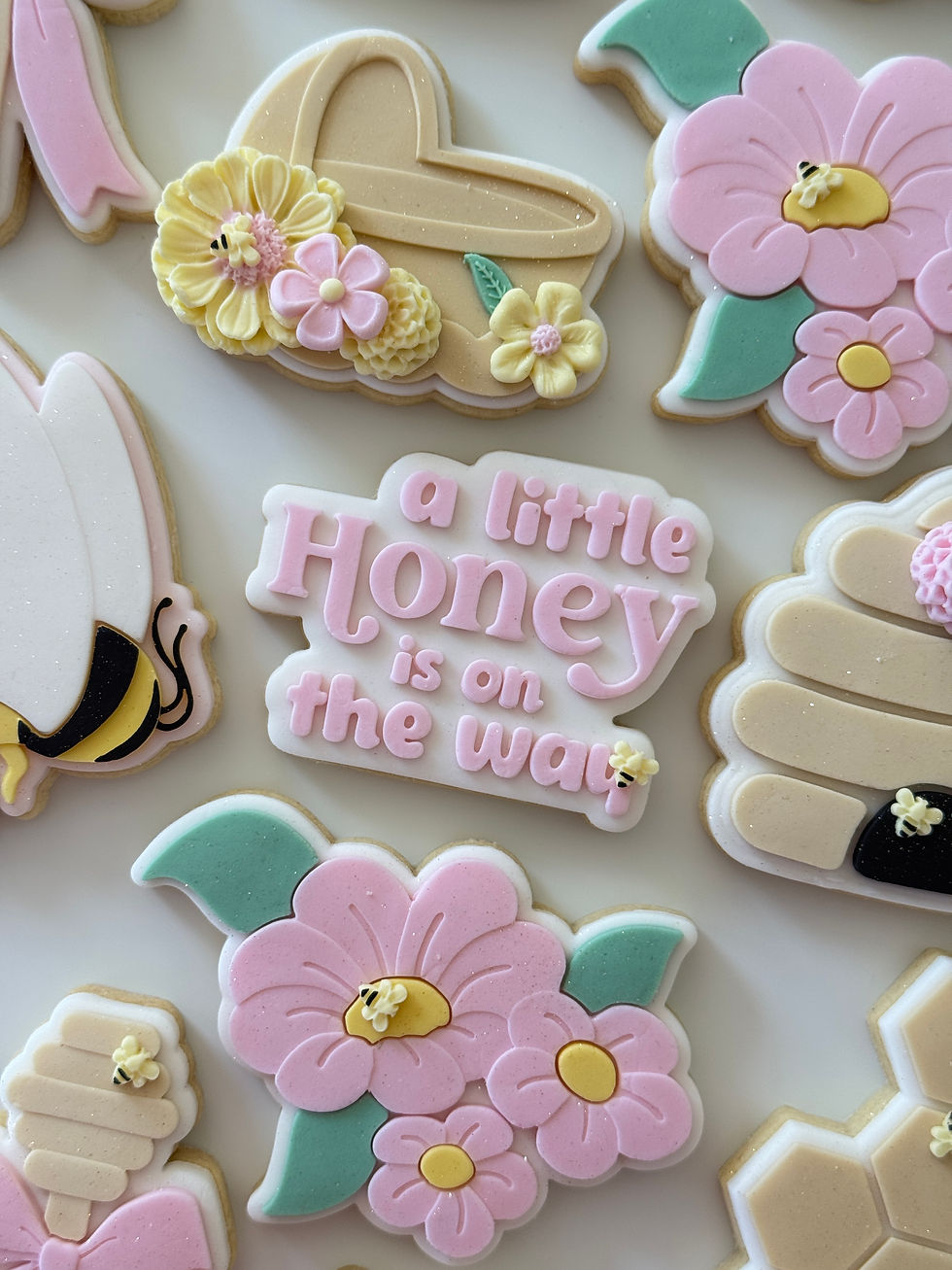A Little Honey On The Way - Fondant Stamp and Cookie Cutter