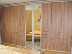 Vstavaný skriňový set