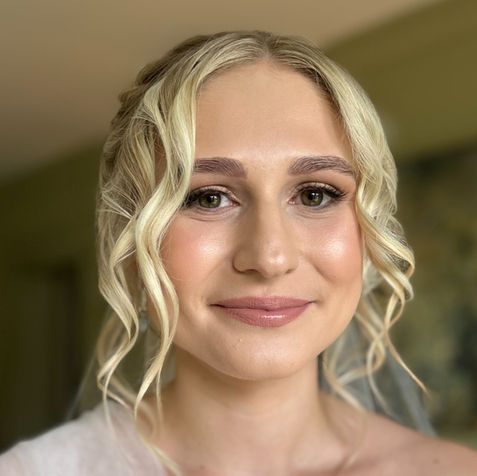 Soft glam bridal makeup at Chapel House, Minster, Ramsgate, Kent. Makeup by Becky Downton