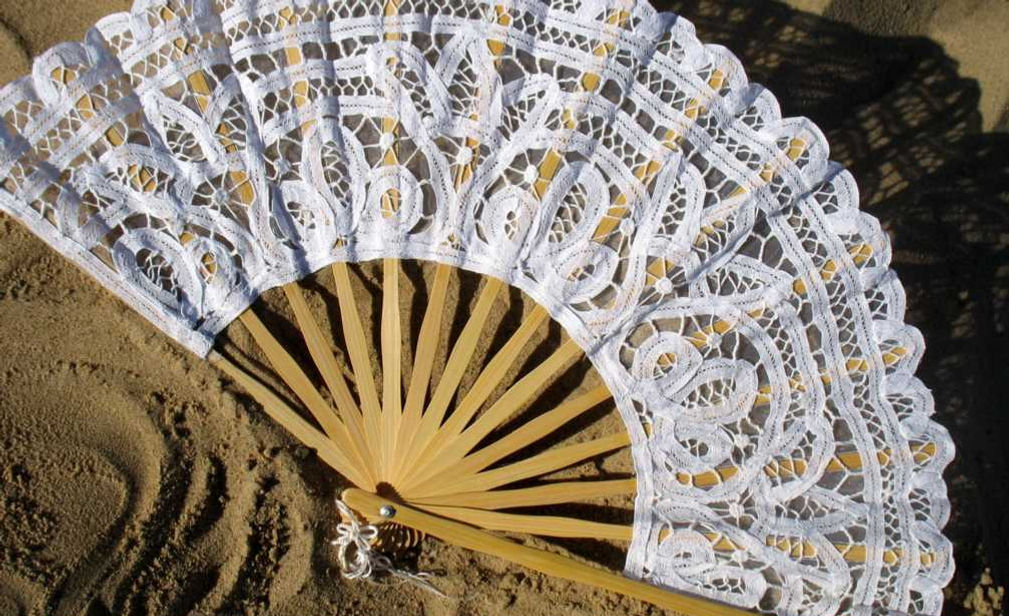 White Lace Fan