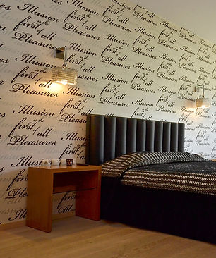 karpenisi-forest-suites-black-junior-sui