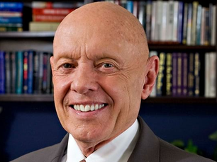 Stephen R. Covey – The Executive Coach Who Taught the World the Habits of Effectiveness