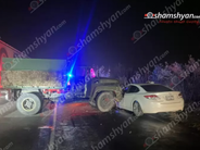 Երևան-Գյումրի ճանապարհին բախվել են «Mazda»-ն և բեռնատարը. 1 հոգի տեղափոխվել է հիվանդանոց