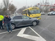 Երևանում բախվել են թիվ 46 երթուղին սպասարկող ավտոբուսն ու «Toyota»-ն. ուղևոր տեղափոխող ավտոբուսի վարորդը եղել է ոչ սթափ