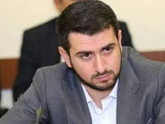 «Հրապարակ». Նարեկ Բաբայանի մտերիմը գնաց՝ չվերադառնալու պայմանով. հնարավոր է նույնիսկ իրավական գործընթաց սկսվի նրա դեմ