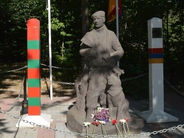 «Իրավունք». Քրեական գործ է հարուցվել Երեւանում ՌԴ դրոշն ու գերբը պղծելու փաստի առթիվ