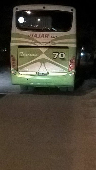 TERRIBLE ACCIDENTE: MOTO ARROLLADA POR COLECTIVO EN COLECTORA