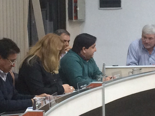 CONCEJALES APROBARON RECONSTRUCCIÓN DE PLACAS DE SEÑALÉTICA EN CALLES