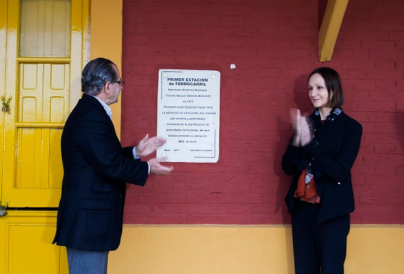 VISITA DE TERESA ANCHORENA, DE LA COMISIÓN NACIONAL DE MONUMENTOS, LUGARES Y BIENES HISTÓRICOS
