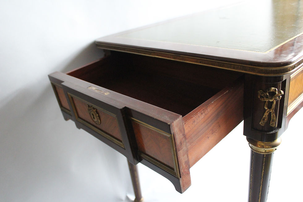 Thumbnail: Library Table