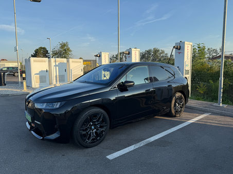 Egy elektromos körutazás tapasztalatai: 2400 megtett kilométer és egy BMW iX xDrive60
