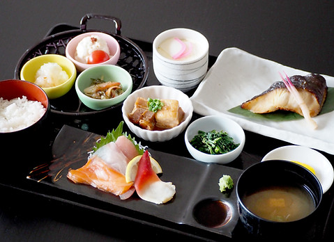 悠の籠膳_edited.jpg