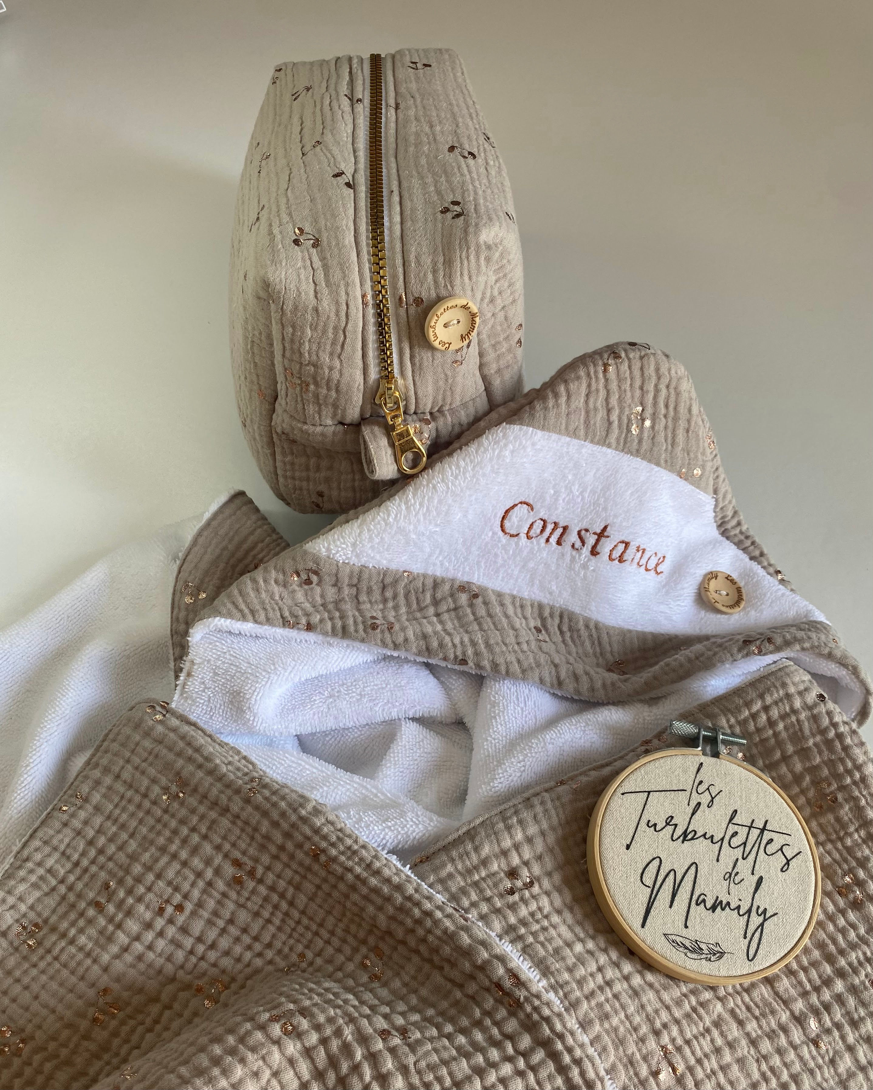 Le duo cape de bain et trousse assortie