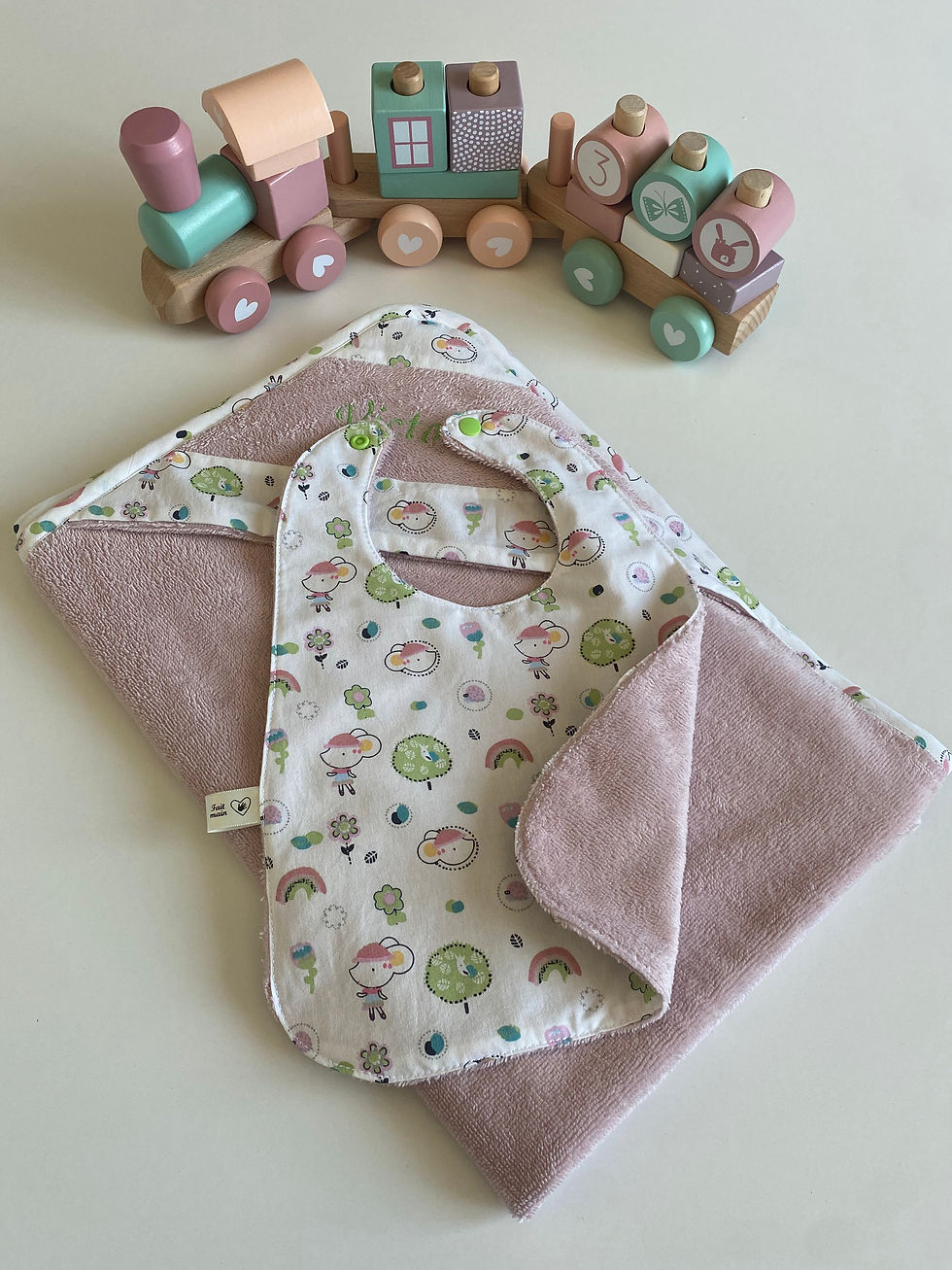 Miniature : Le duo cape de bain et bavoir assortis