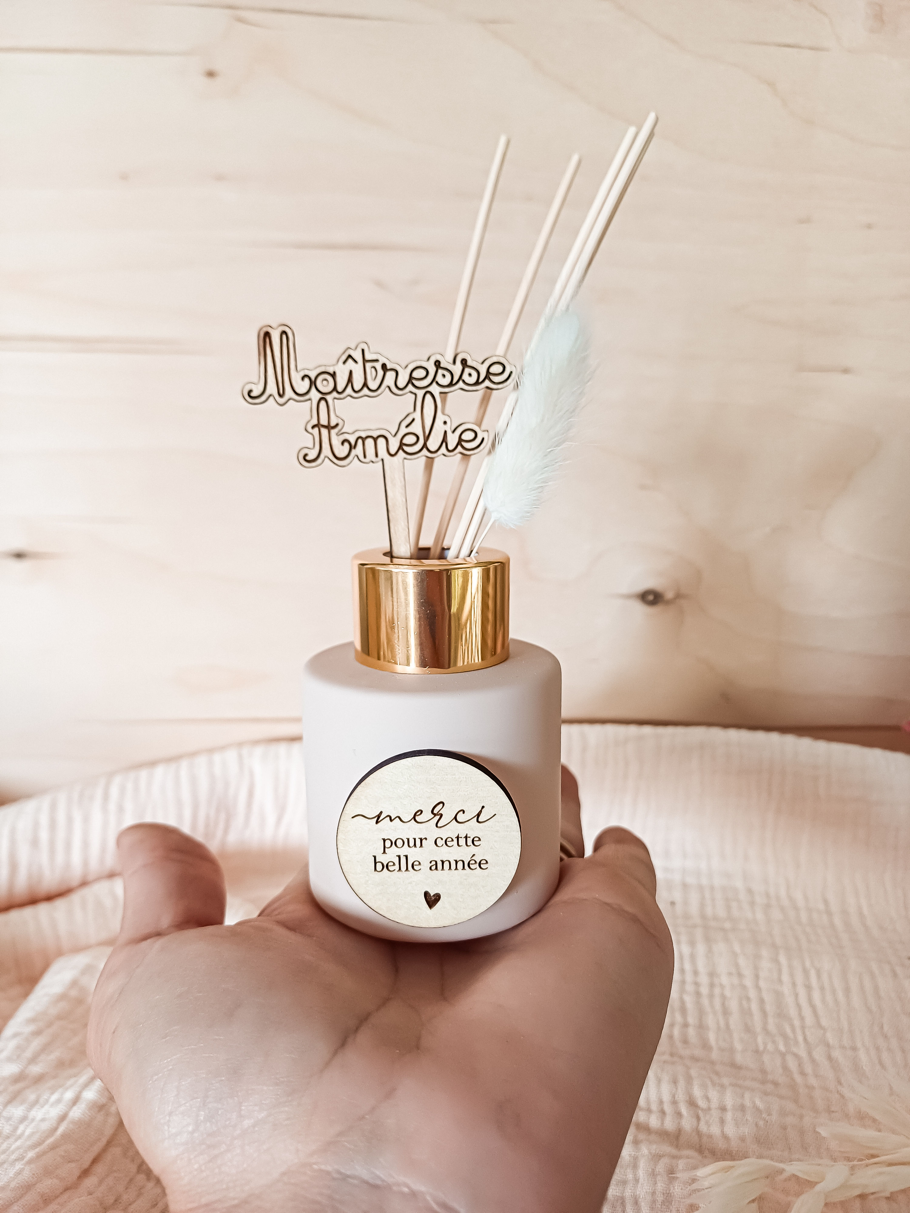 Diffuseur de parfum en verre et topper en bois personnalisé