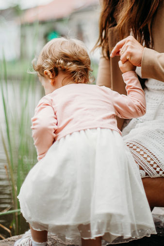 Taufe Fotografie Kirche Kind Begleitung Paar Schloss Wien Niederösterreich Shooting Paar