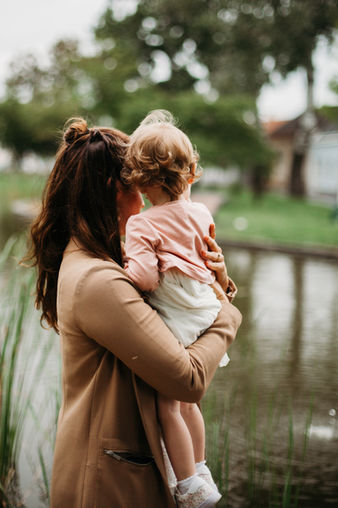 Taufe Fotografie Kirche Kind Begleitung Paar Schloss Wien Niederösterreich Shooting Paar