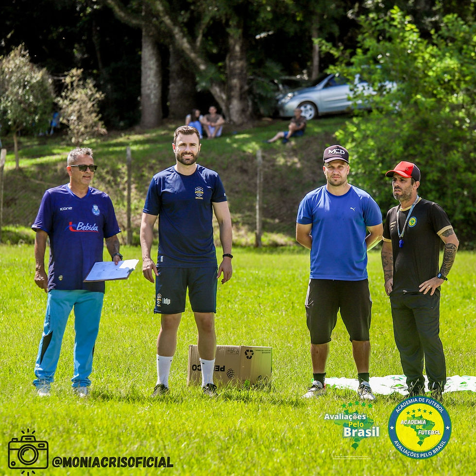 Treinador Tuta Messias do Futebol Clube do Porto SC, Guilherme Krakhecke Licença A CBF, Jean Bressan captador e Gabriel David em evento avaliativo oficial da Avaliações Pelo Brasil