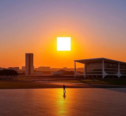 Entre a Crítica e o Fanatismo: A Necessidade da Pluralidade Política