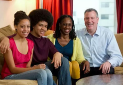 O ódio de Bolsonaro, não é bem-vindo em Nova York, diz Bill de Blasio Prefeito de NY.