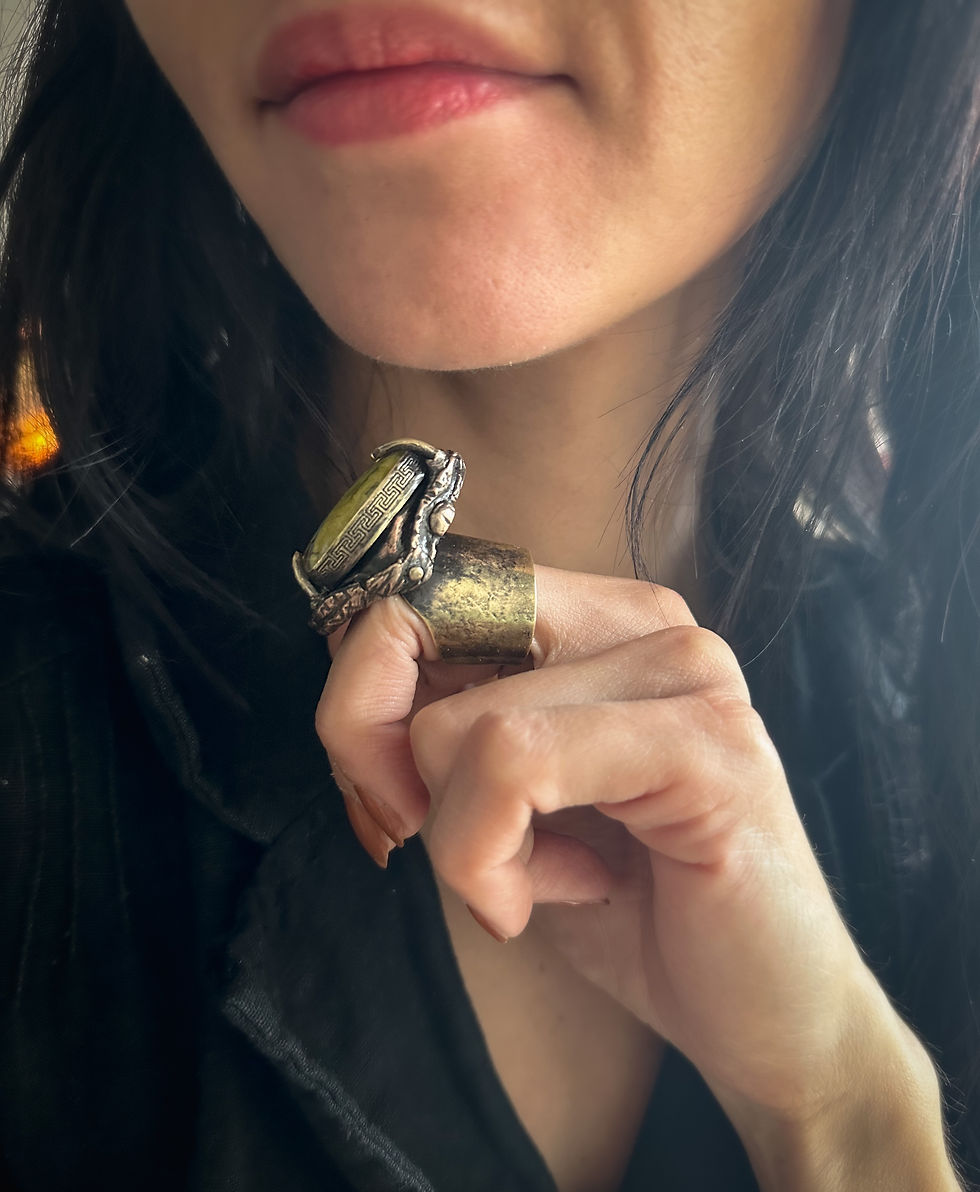 Thumbnail: Médusa bague armor en bronze, cuivre, laiton, serpentine