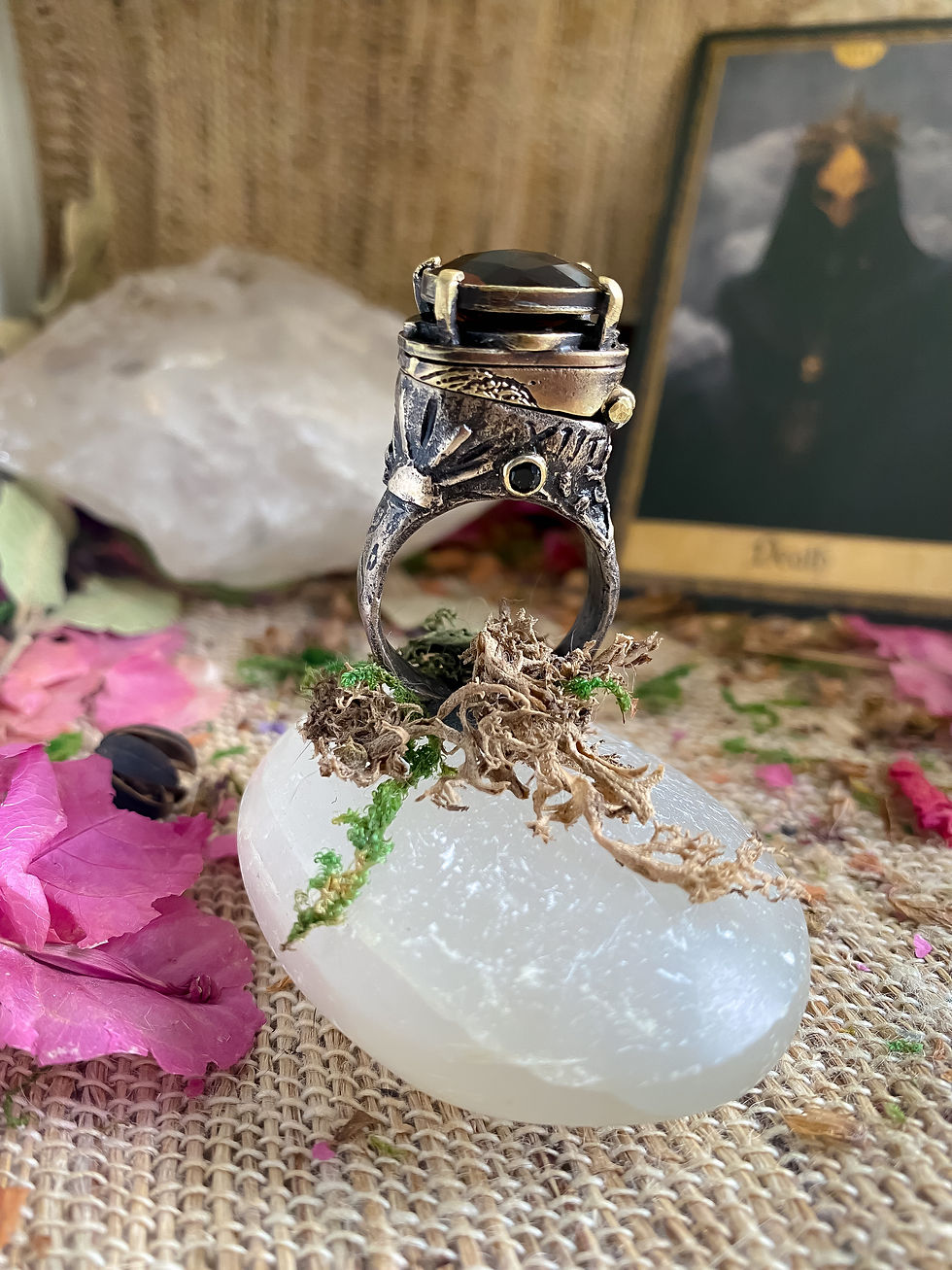 Thumbnail: Locket bague Arcane sans nom bronze laiton citrine spinelle 