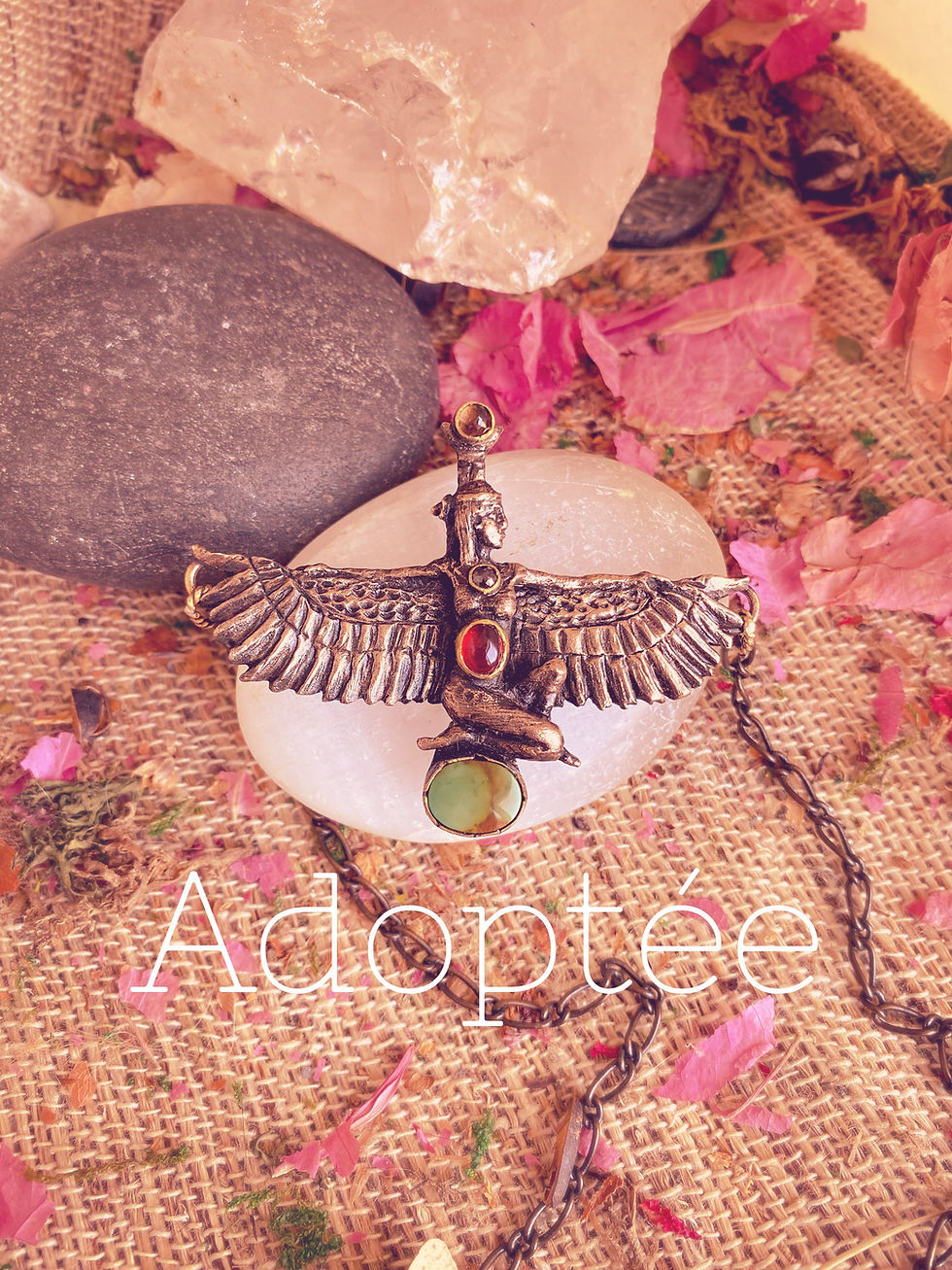 Nephtys Effigie en bronze laiton quartz fumé, diamant noir, grenat, turquoise