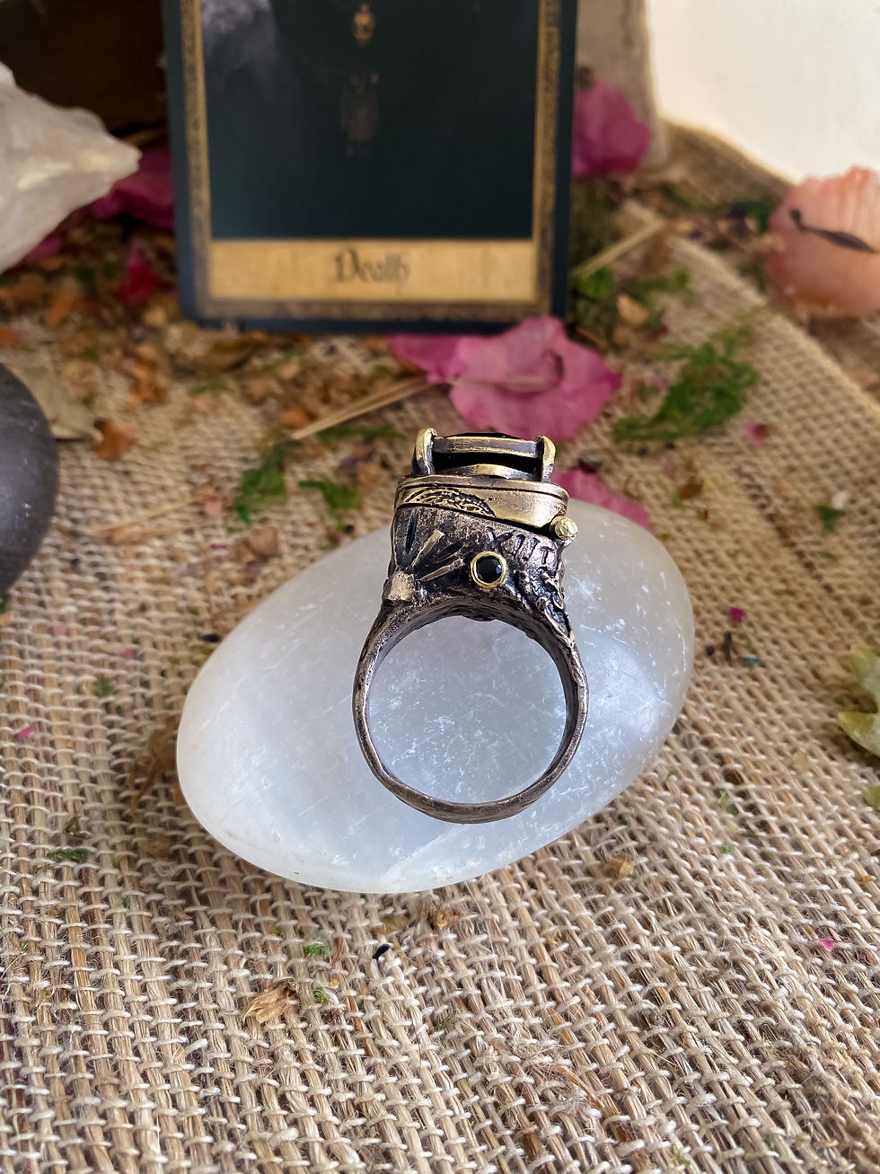 Thumbnail: Locket bague Arcane sans nom bronze laiton citrine spinelle 