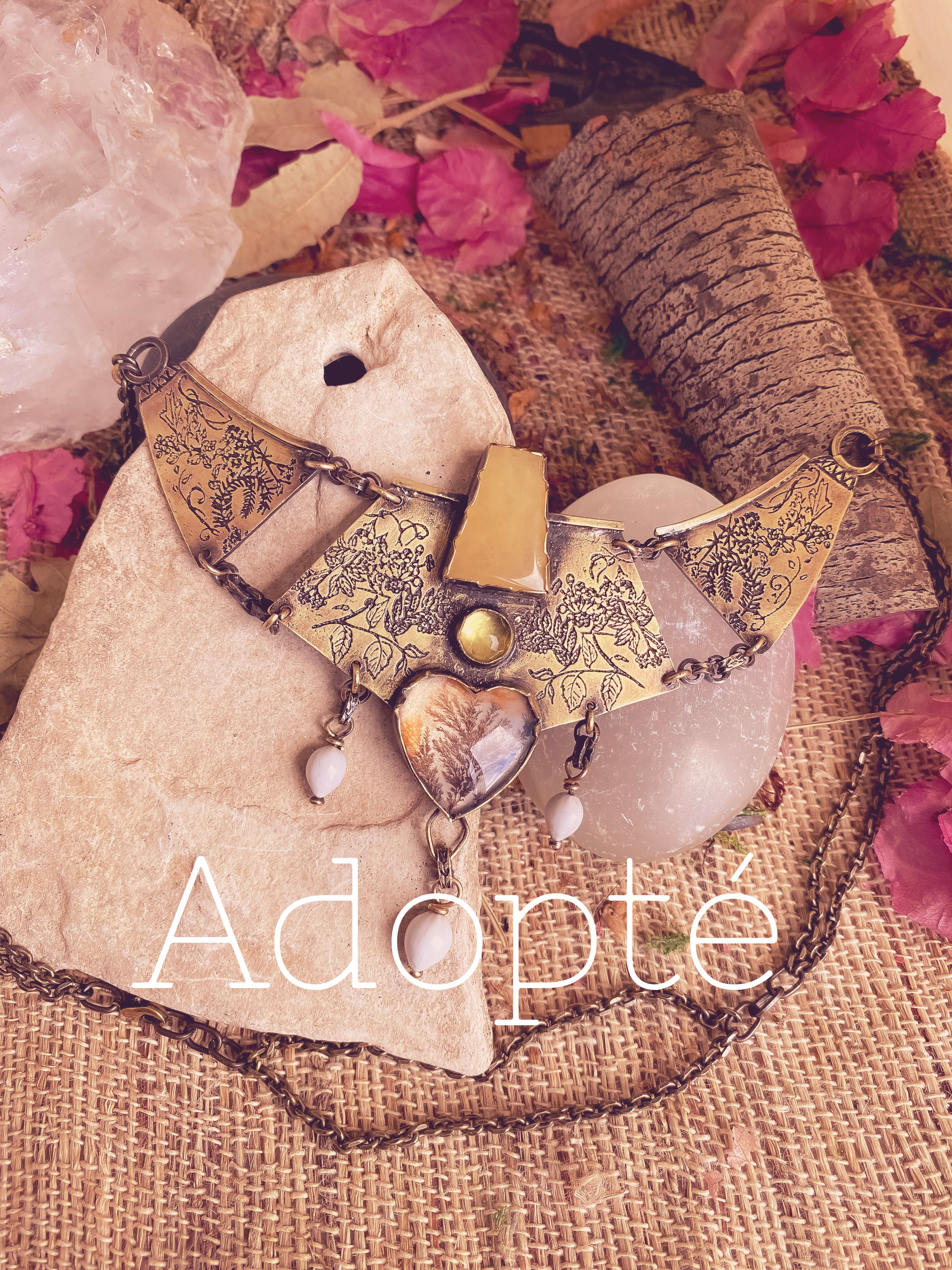 Cœur Sacré de Beltane laiton, Calcite jaune, Quartz citron, Agate dendritique 