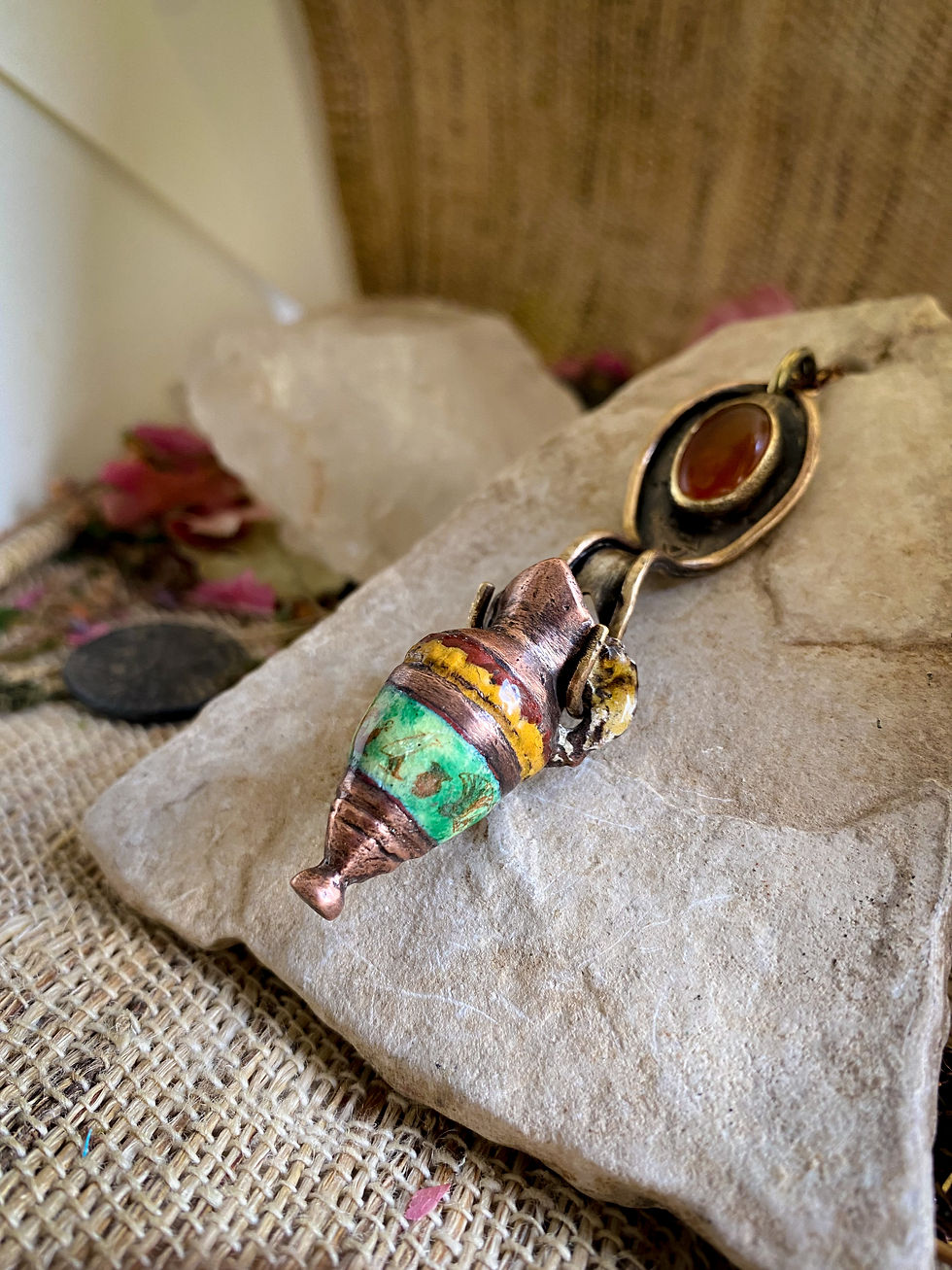 Thumbnail: Khnoum artefact Amphore cuivre laiton Cornaline émaux 