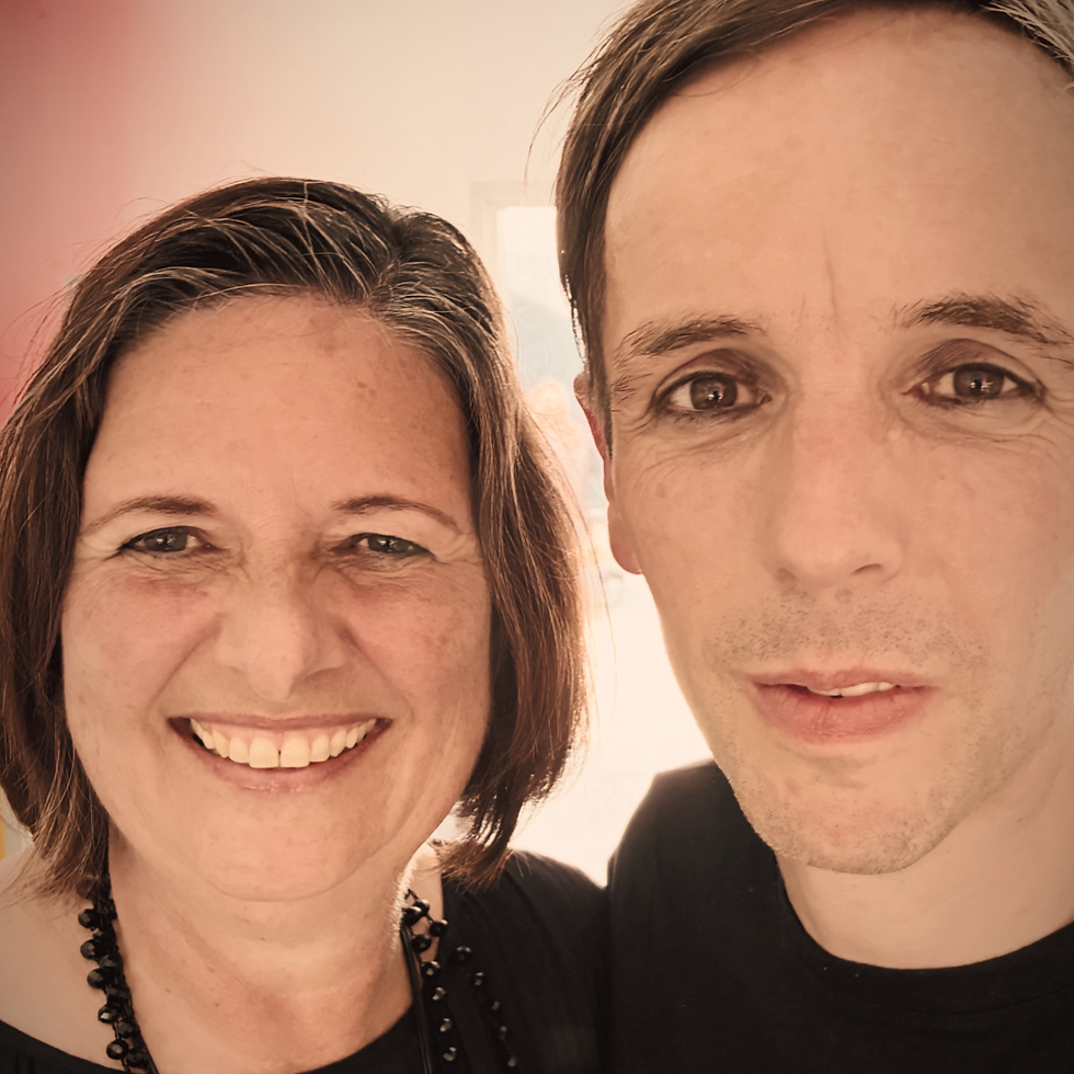 Journalistin Monika Bremer mit Falk Maria Schlegel von Powerwolf
