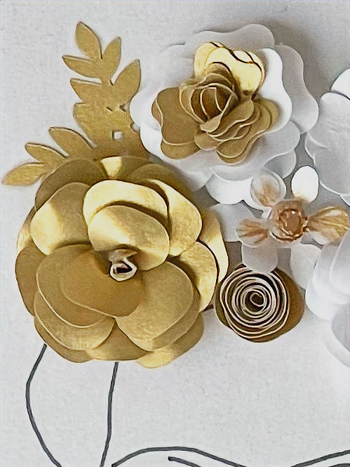 Thumbnail: Tableau 3D fleurs en papier blanc et doré Frida Kahlo