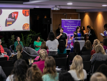 Relatório Agenda Transversal de Mulheres do governo federal é lançado