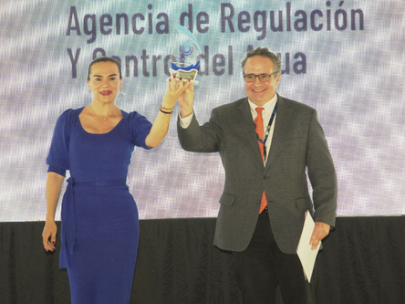 El MAATE reconoce a la Corporación Quiport S.A. con el distintivo “Punto Azul” por su gestión responsable del recurso hídrico