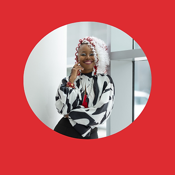 Nicholee Headshot.png