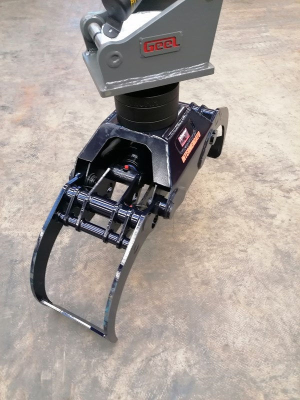 Miniaturbild: Holzgreifer / Holzzange für Bagger 4–6 t mit Rotator