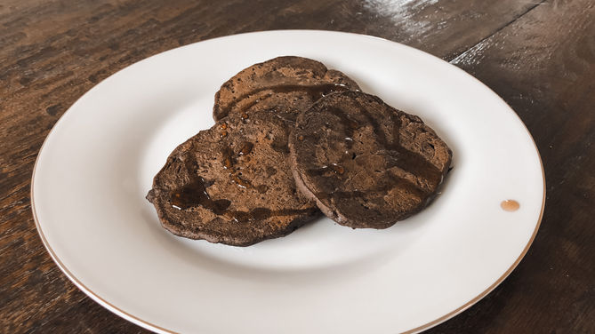 Healthy Chocolate Banana Pancakes