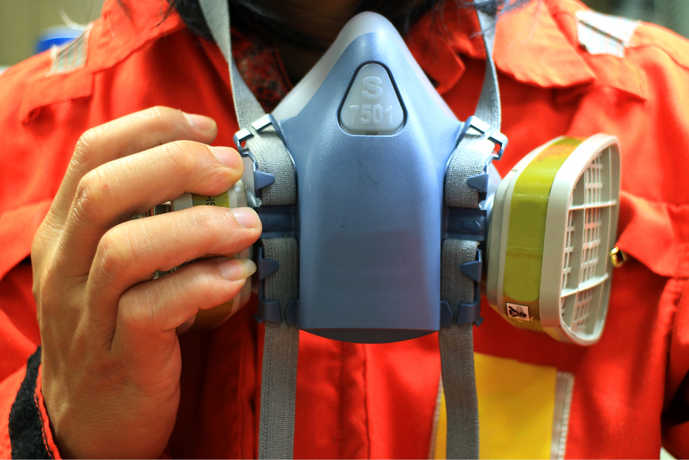 a face fit construction mask