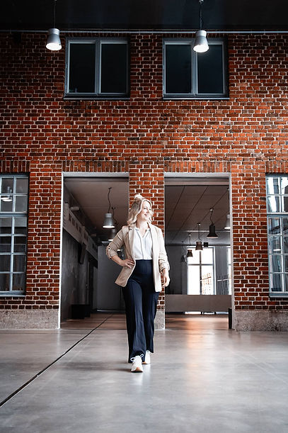 Markkinointi- ja viestintäapua tarjoava assistentti Priska.jpg