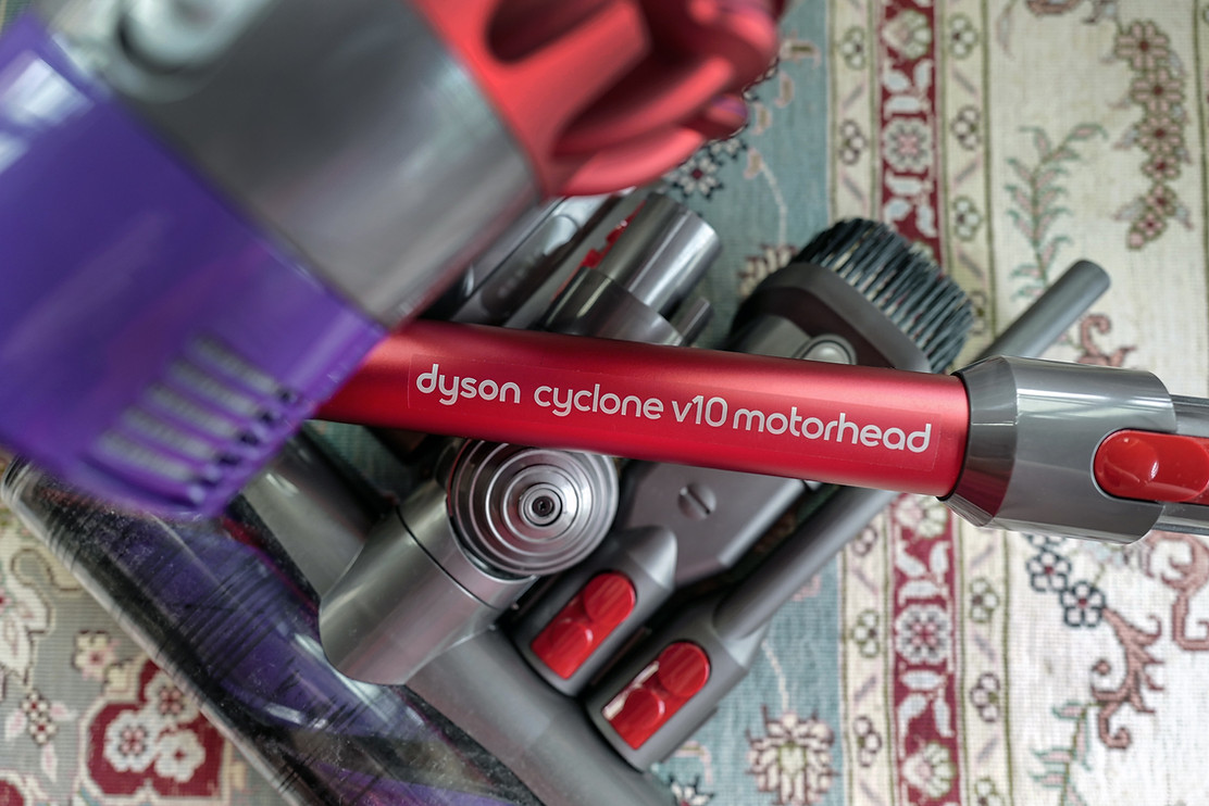 DYSON CYCLONE V10 MOTORHEAD RED ダイソン 掃除機 DYSON CYCLONE V10 MOTORHEAD RED ダイソン 掃除機