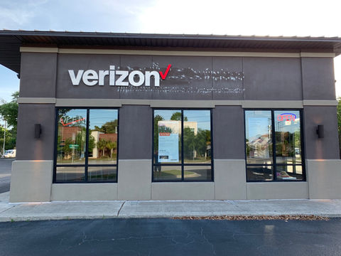 commercial commercial Verizon building