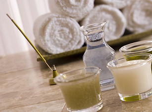 CS Wellness Massageschule / Deine Adresse für Massageschulungen im Wellness-berreich. Wellnessmassagen, Hot-Stone-Massage, Fußreflexzonen, Aromaölmassagen und vieles mehr..... Lerne vom Profi in Regensburg